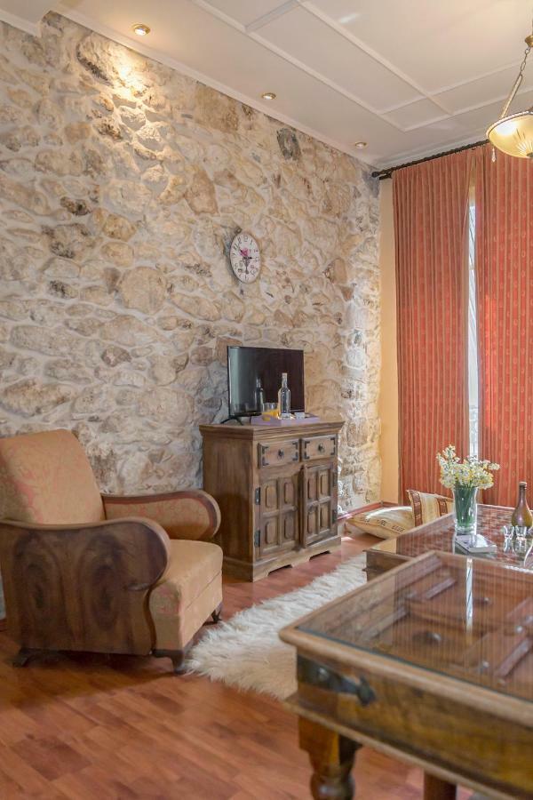 Elois Suites Ретимно Экстерьер фото